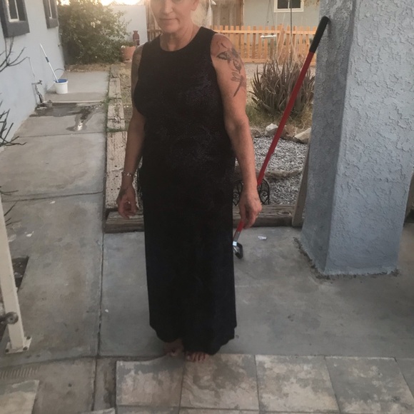 Ladies long black & purple gown - Picture 3 of 6